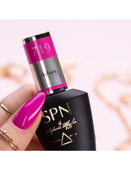 719 Smalto semipermanente UV LaQ Adore 8ml