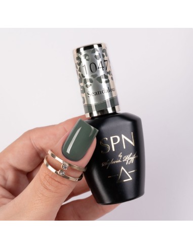 1047 Smalto semipermanente UV LaQ Scandalous 8ml