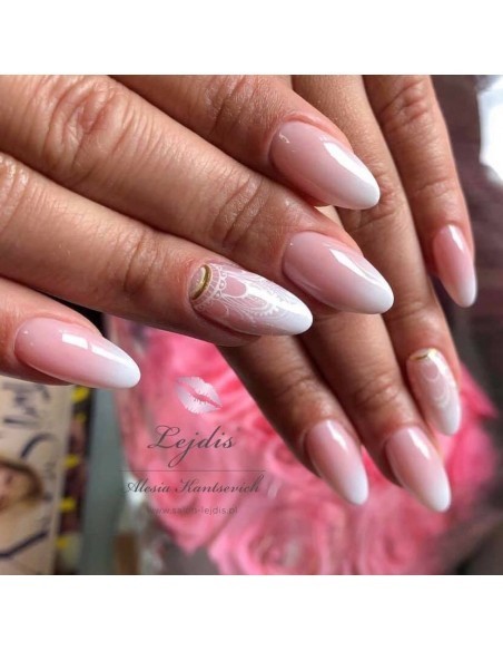 734 Smalto semipermanente UV LaQ Chicka Chicka 8ml 734 Smalto semipermanente UV LaQ Chicka Chicka 8ml