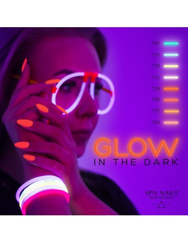 742 Smalto semipermanente UV LaQ Lilly In The Dark 8ml